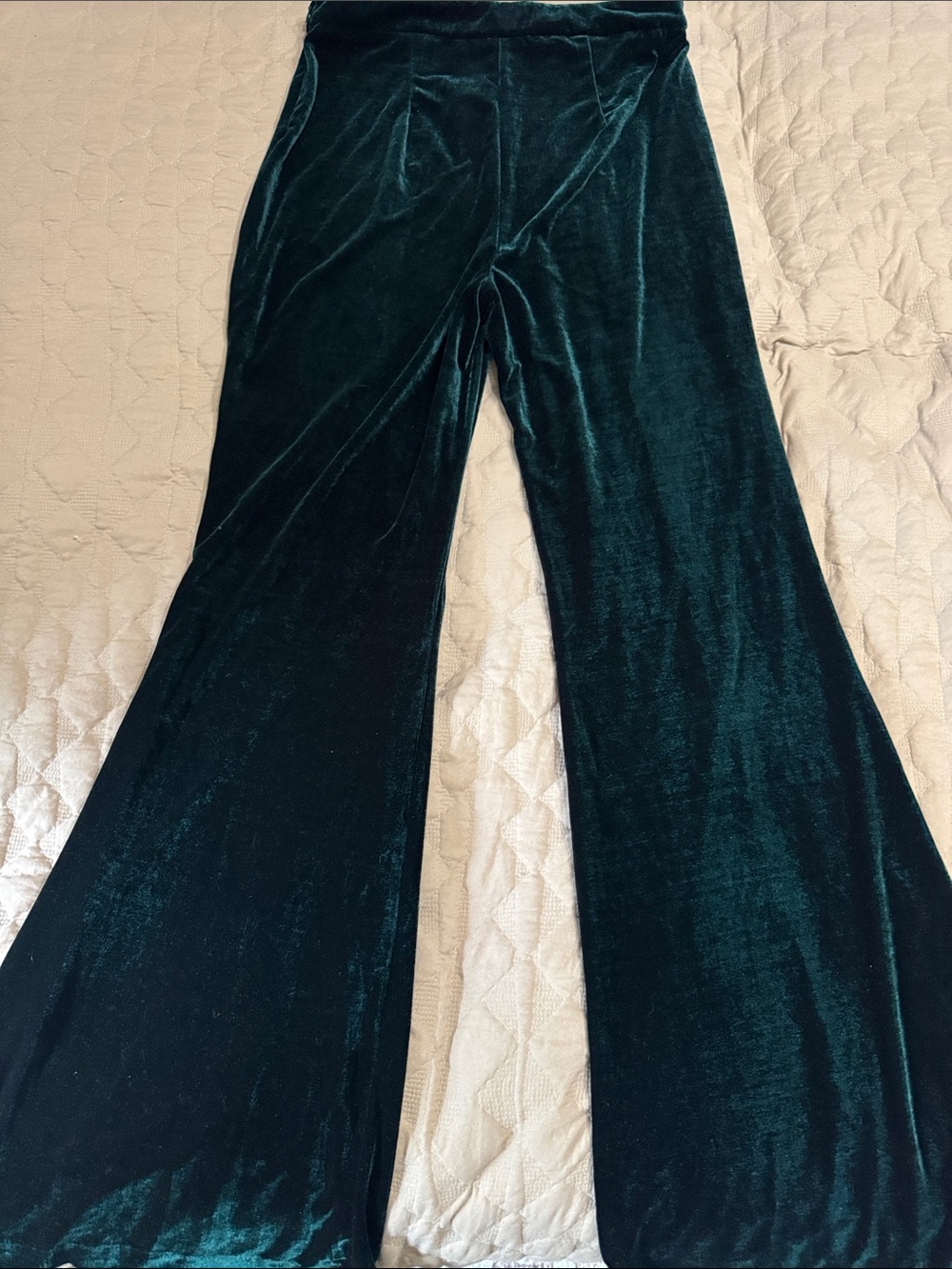 Lulu's Emerald Green Velvet Flared Pants Size Large NWT - Picture 6 of 9